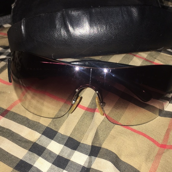 Prada sunglasses - Picture 6 of 6